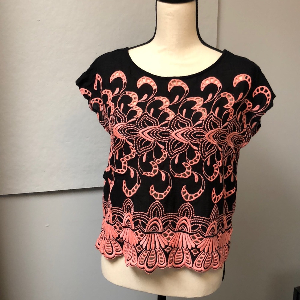 Exquisite embroidered top